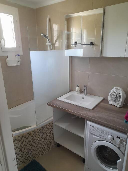 Appartement Aux Alyscamps 2, Climatisation, Wifi, Parking Arles Exterior photo